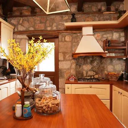 Aselinos Forest Estate *