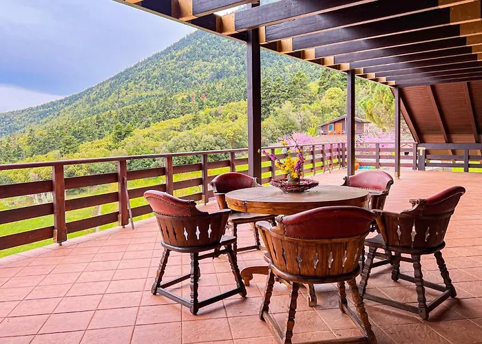 Chalet Aselinos Forest Estate